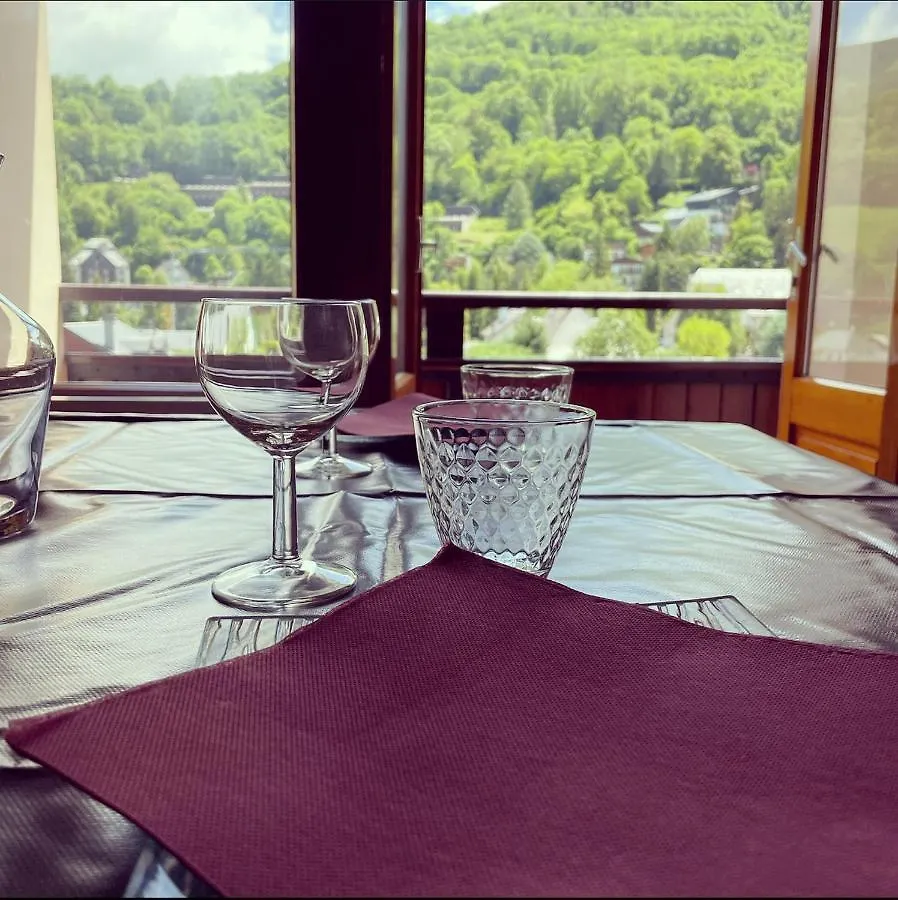 Appartement 58 M2 Avec Piscine Interieure Vue Montagne Centre Village , Parking Prive サン・ラリー・スラン アパート