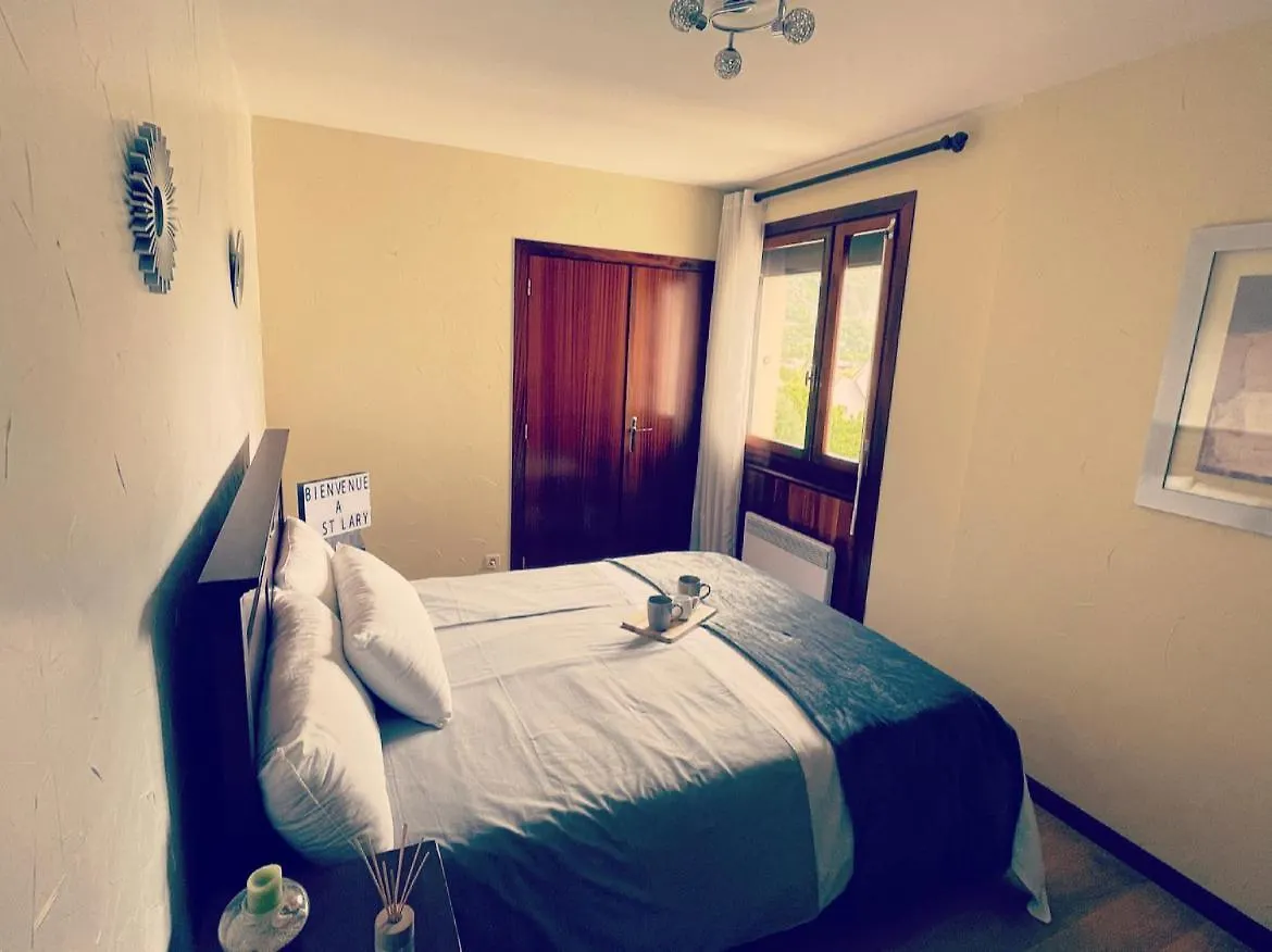 Appartement 58 M2 Avec Piscine Interieure Vue Montagne Centre Village , Parking Prive サン・ラリー・スラン