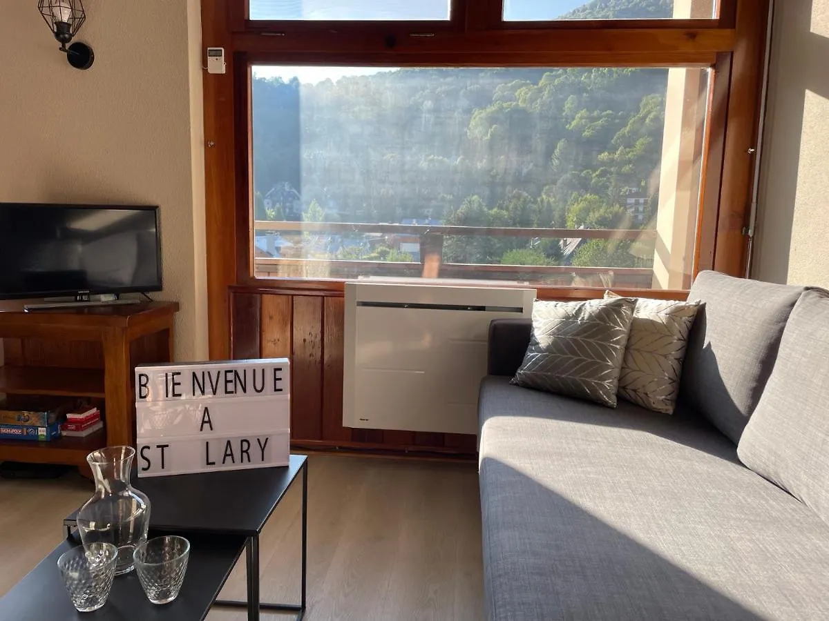 Appartement 58 M2 Avec Piscine Interieure Vue Montagne Centre Village , Parking Prive サン・ラリー・スラン アパート