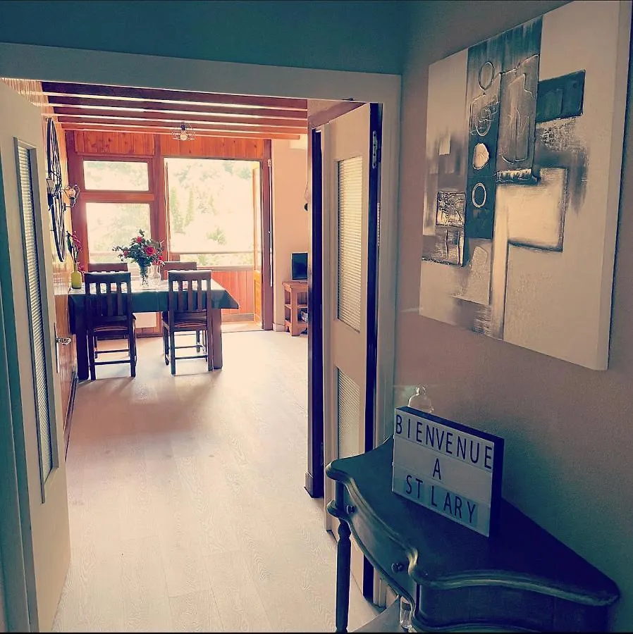 Appartement 58 M2 Avec Piscine Interieure Vue Montagne Centre Village , Parking Prive サン・ラリー・スラン フランス
