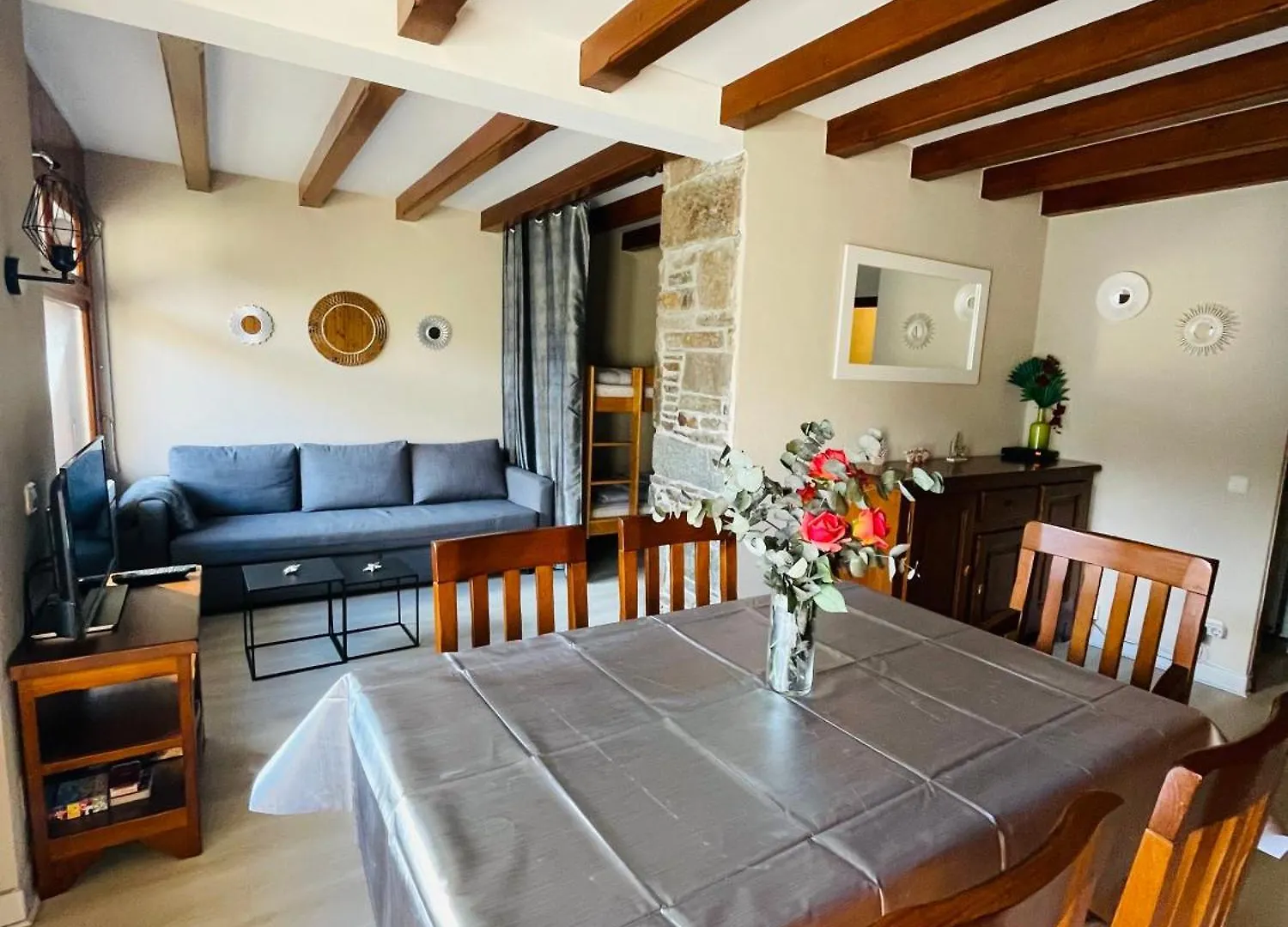 Appartement 58 M2 Avec Piscine Interieure Vue Montagne Centre Village , Parking Prive サン・ラリー・スラン 0*,