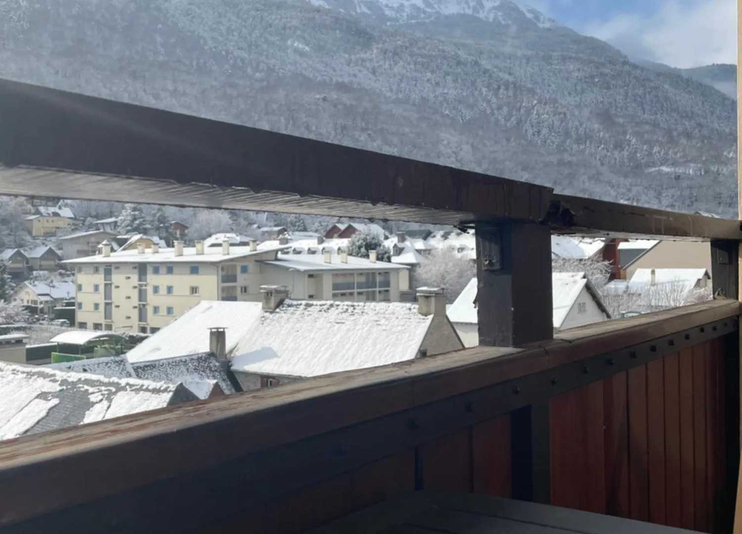 Appartement 58 M2 Avec Piscine Interieure Vue Montagne Centre Village , Parking Prive サン・ラリー・スラン アパート